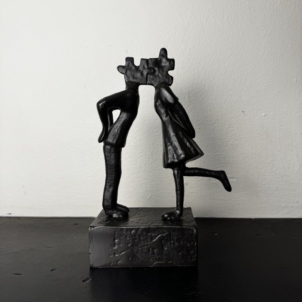 Jalunth Cast Iron Couple Kissing Puzzle Sculpture Black 7” Home Decor Statue